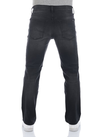 Mustang Jeans Tramper regular/straight in Schwarz