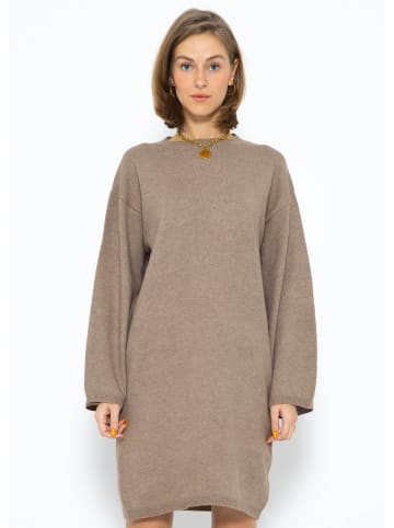 SASSYCLASSY Ultra Oversize Strickkleid in Taupe