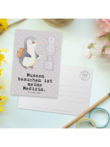 Mr. & Mrs. Panda Ansichtskarte Pinguin Museum besuchen mit Spruch in Grau Pastell