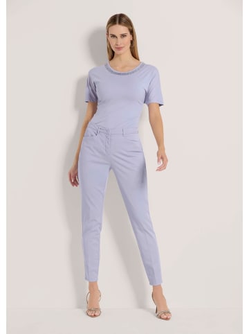 MADELEINE Schlanke Chino-Hose in hellamethyst