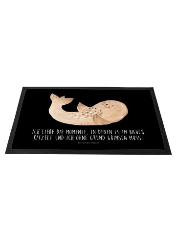 Mr. & Mrs. Panda Türvorleger Robbe Liegen mit Spruch in Schwarz