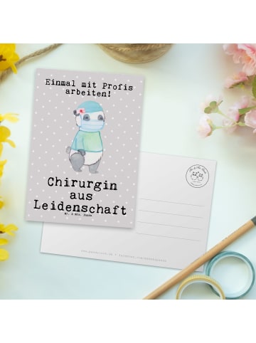 Mr. & Mrs. Panda Wanddeko Chirurgin Leidenschaft mit Spruch in Grau Pastell