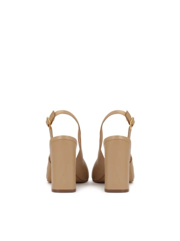 Kazar Pumps in Beige