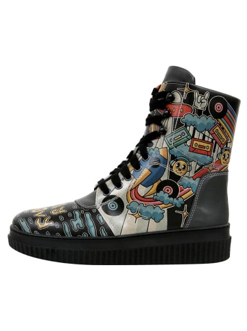 Dogo Future Boots Stay Groovy in Schwarz