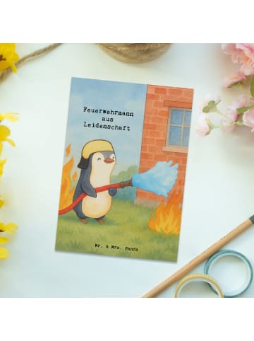 Mr. & Mrs. Panda Postkarte Feuerwehrmann Leidenschaft Design mit... in Weiß
