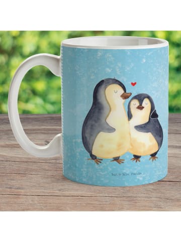 Mr. & Mrs. Panda Plastikbecher Pinguin umarmen ohne Spruch in Eisblau