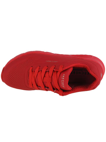 Skechers Skechers Uno Stand On Air in Rot