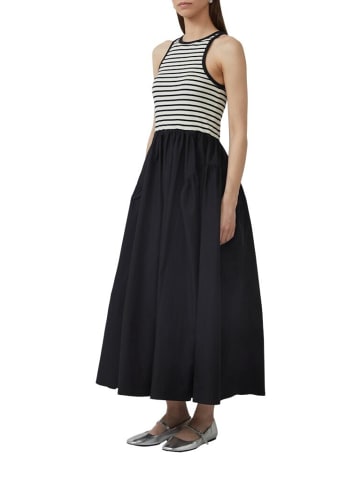 Q/S designed by Kleid in Schwarz