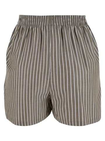 Urban Classics Urban Classics Shorts in olive/white
