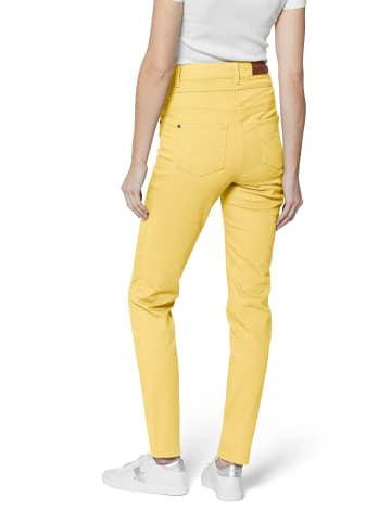 MADELEINE Highwaist-Jeans aus Power-Stretch in pastellvanille