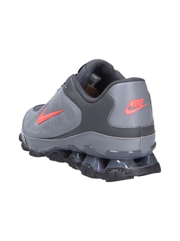 Nike Sneaker REAX 8 NSW SL in grau