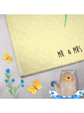 Mr. & Mrs. Panda Handtuch Klein Hummel Blume ohne Spruch in Gelb Pastell