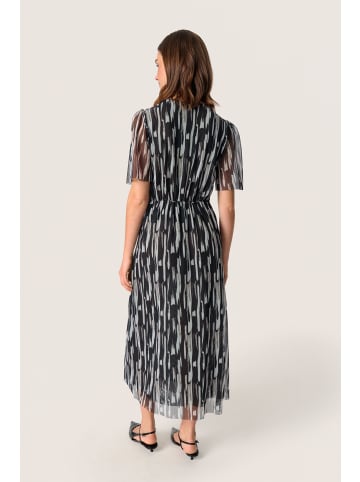 Soaked in Luxury Jerseykleid SLAvetta Gerade Passform in Black Stroke Print