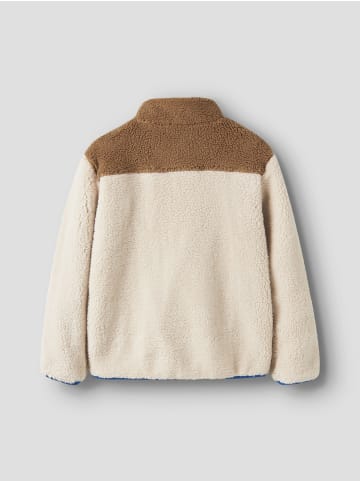 name it Teddyjacke in Rainy Day