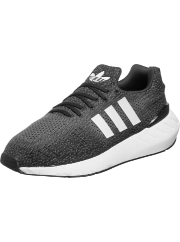 adidas Turnschuhe in core black