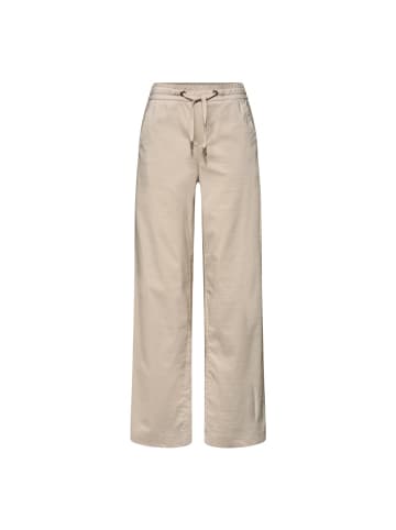 Street One Hose in clay sand