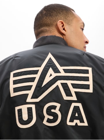 Alpha Industries Bomberjacke Distressed in schwarz