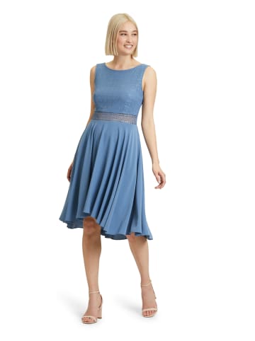 Vera Mont Abendkleid mit Spitze in Hushed Blue