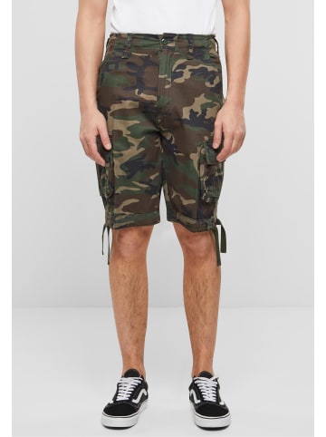 Brandit Cargo Shorts in olive camo