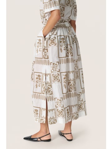 Soaked in Luxury Rock SLReesha Gerade Passform in Broken White