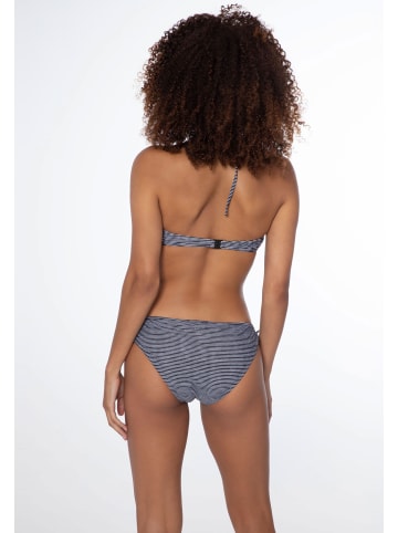 Protest " PRTBARBERE in Basic