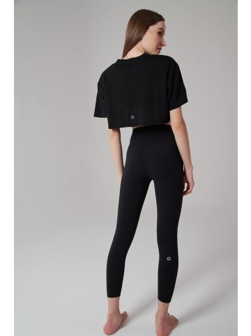 Onamaste Crop-T-Shirt in Schwarz