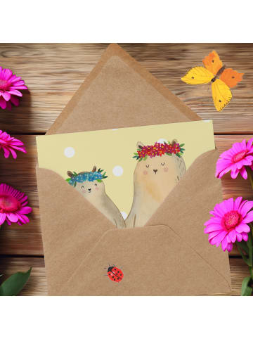 Mr. & Mrs. Panda Klappkarte Bären mit Blumenkranz ohne Spruch in Gelb Pastell