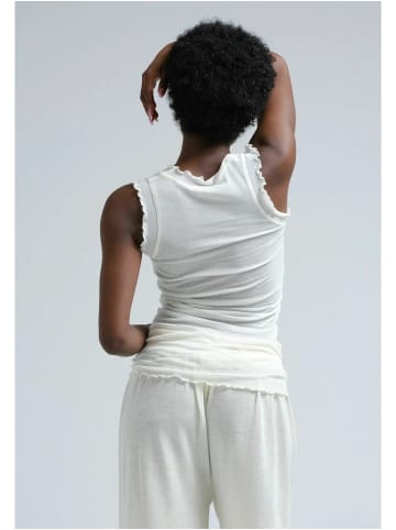 Seamless Basic Top Flounce in Off-White