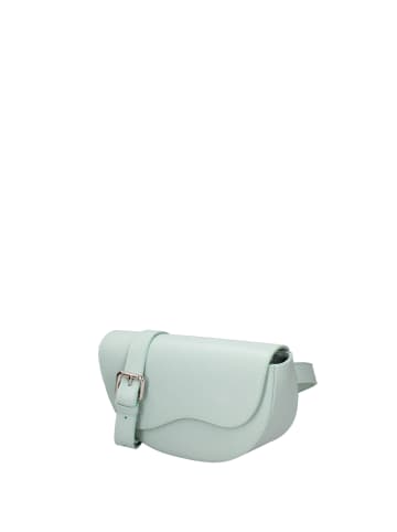 Chiara Ferretti Riementasche in HEAVENLY