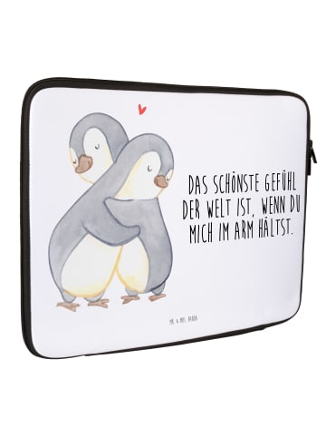 Mr. & Mrs. Panda Notebook Tasche Pinguine Kuscheln mit Spruch in Weiß