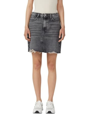 Q/S designed by Rock in Grau