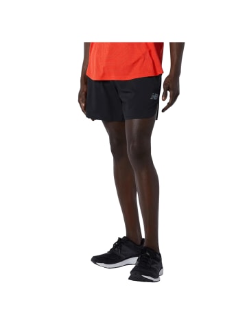 New Balance New Balance Q Speed Fuel 5 inch Short in Schwarz