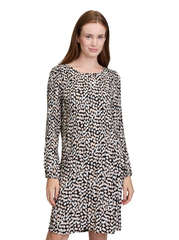 CARTOON Plisseekleid mit Muster in Weiß/Schwarz