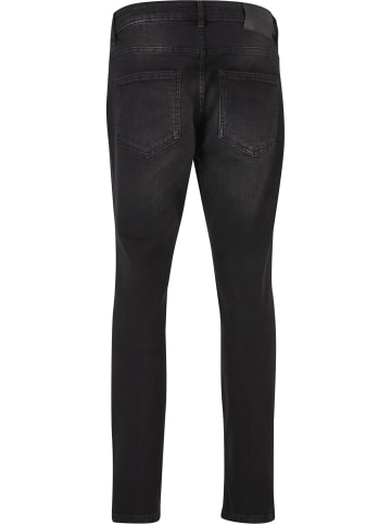 2Y Premium 2Y Premium in black