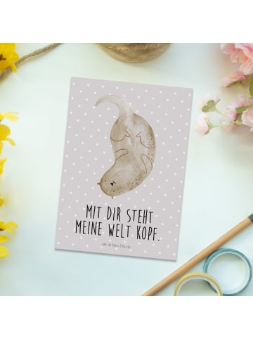Mr. & Mrs. Panda Wanddeko Otter Kopfüber mit Spruch in Grau Pastell