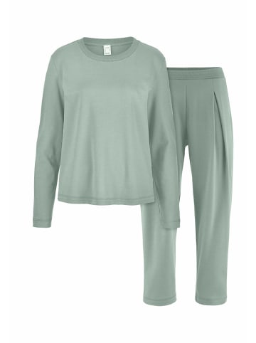 Hessnatur Pyjama in mattgrün