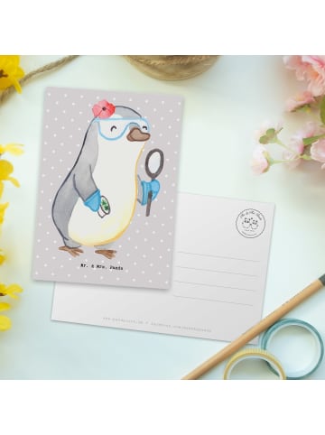 Mr. & Mrs. Panda Postkarte Biologin Herz ohne Spruch in Grau Pastell