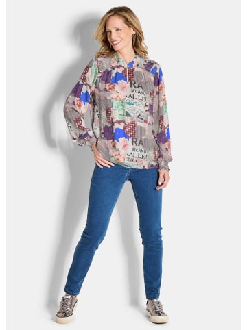 GOLDNER Kurzgröße:  Blusenshirt Leichte Printbluse mit Patchwork-Muster in stein / gemustert
