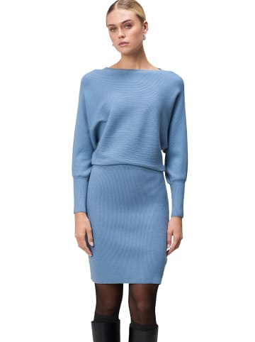 Zero  Strickkleid mit U-Boot Ausschnitt in Spring Lake