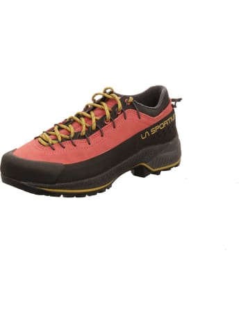 LA SPORTIVA Wanderschuh in rot