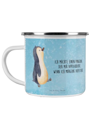 Mr. & Mrs. Panda Camping Emaille Tasse Pinguin marschieren mit S... in Eisblau
