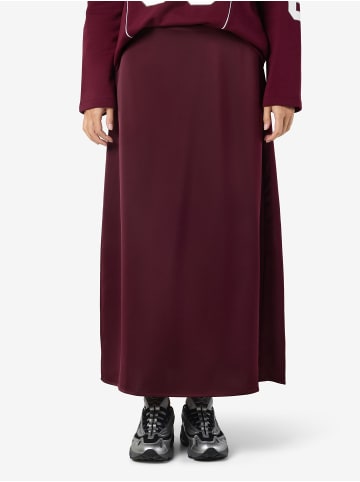 Noisy may Midirock in Windsor Wine