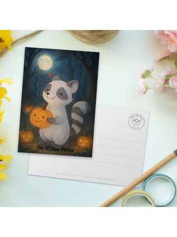 Mr. & Mrs. Panda Postkarte Waschbär Kürbis Design ohne Spruch in Weiß