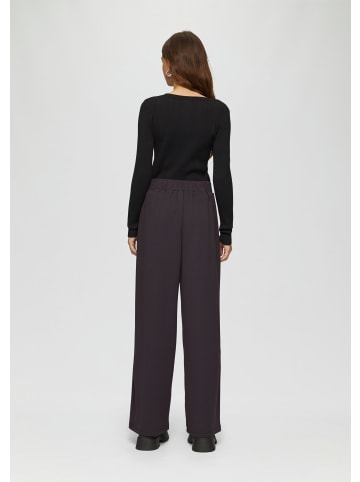 QS Hose in 4988_aubergine