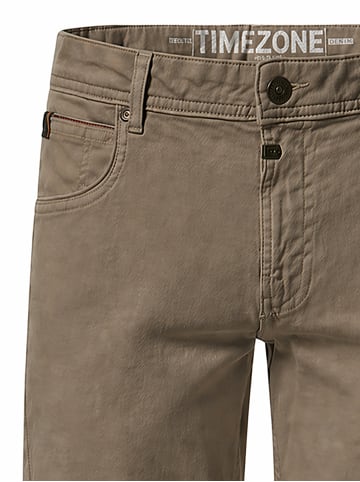Timezone Unifarbene Shorts mit geradem Schnitt und Five-Pocket-Design in Olive