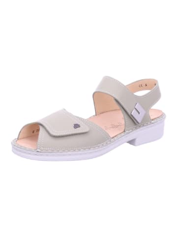 Finn Comfort Sandale in beige