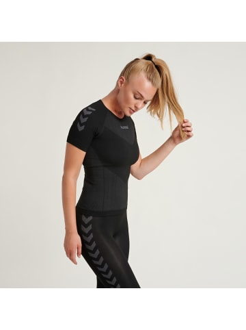 Hummel T-Shirt Hummel First Damen in BLACK