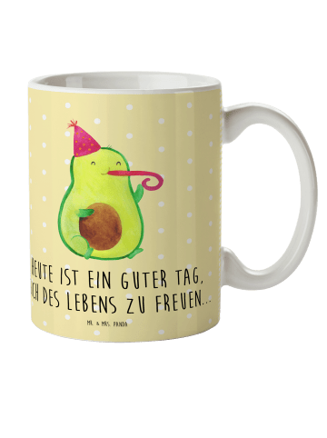 Mr. & Mrs. Panda Kindertasse Avocado Feier mit Spruch in Gelb Pastell