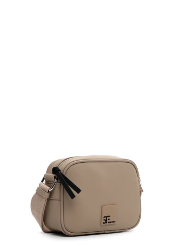 SURI FREY Umhängetasche SFY Shiny in sand