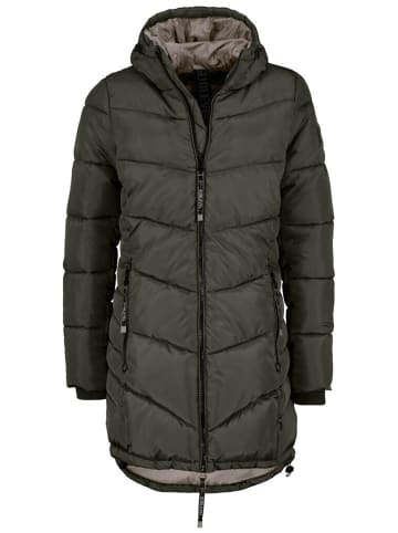 Eight2Nine Mantel in mistletoe green